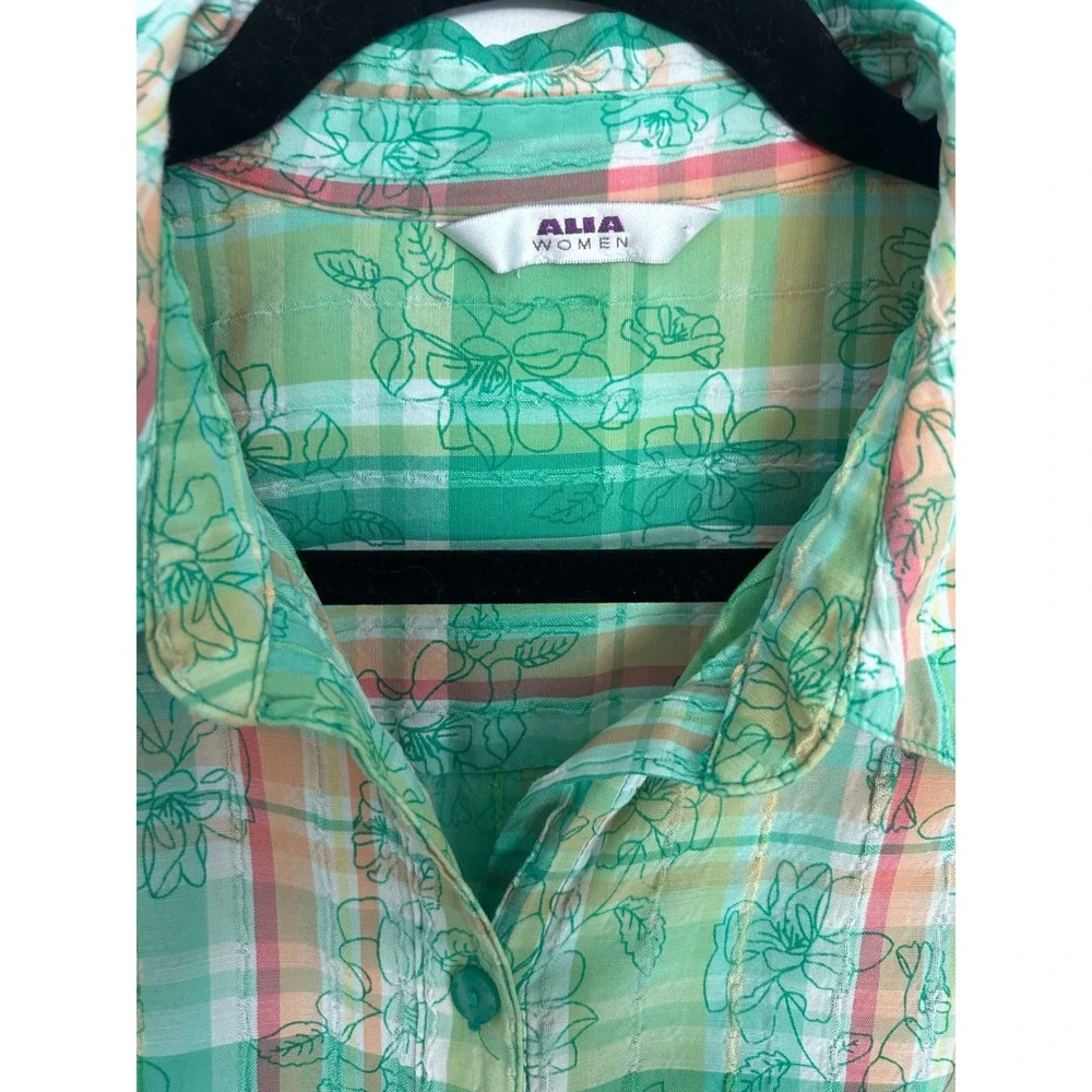 Alia Women Green Plaid Floral Button Up Shirt Short Sleeve Tab Textured Top - Picture 2 of 9